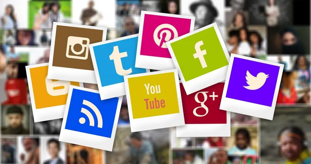 Quelle: https://pixabay.com/de/photos/menschen-google-polaroid-pinterest-3175027/
